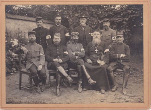 Groupe d'aumôniers en 1914 à Fismes. Coll. privée de la famille